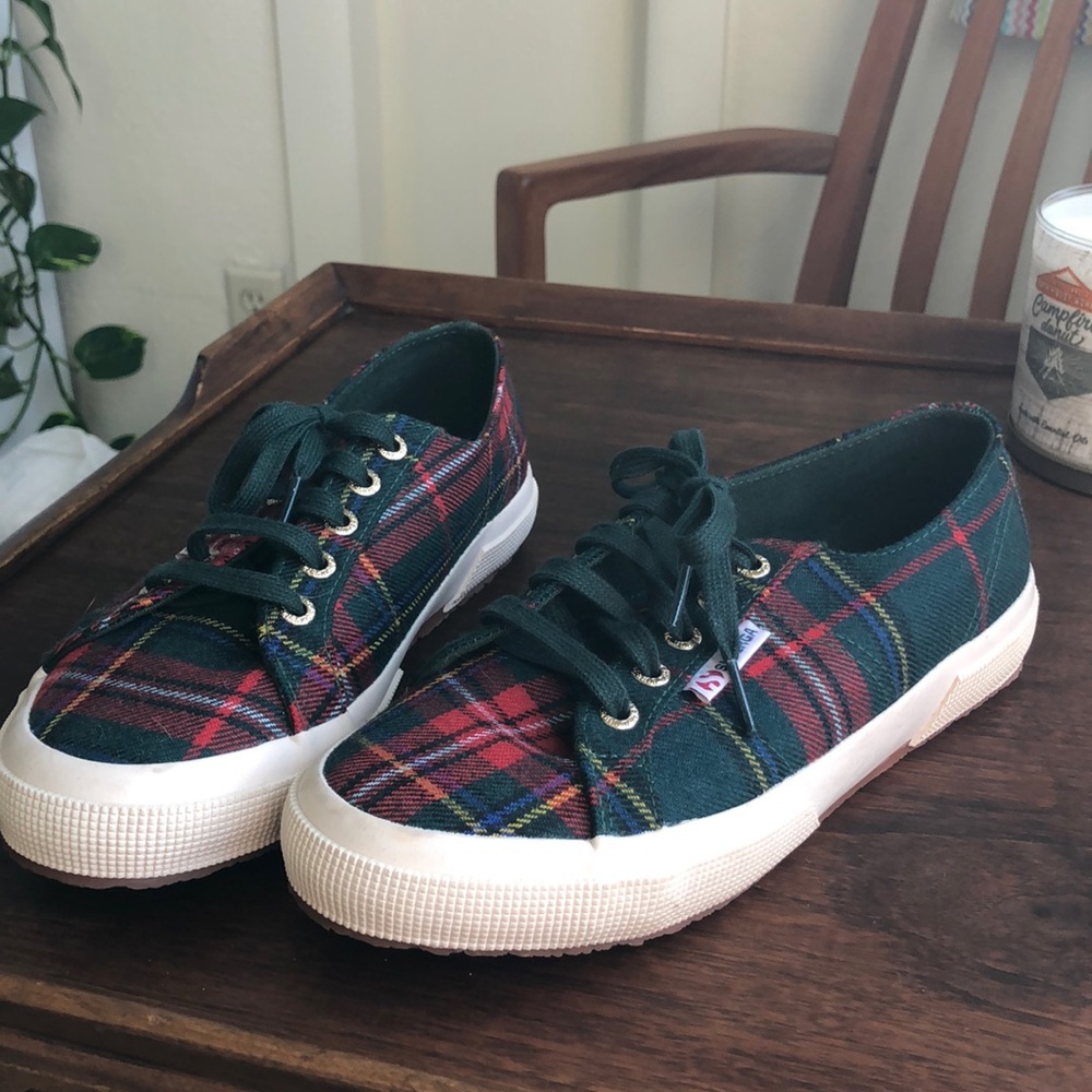 Adorable Green and red plaid shoes